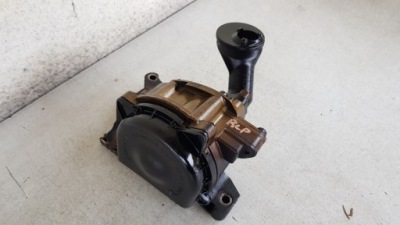 Насос оливи vw touran 1.6 fsi blp фото №1