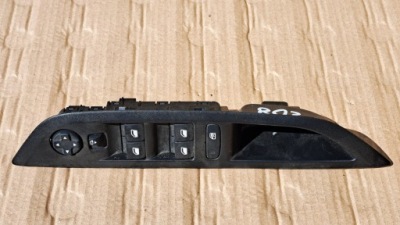 Peugeot 208 ii - панель керування вікон 2019 фото №1