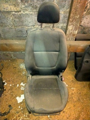 Volvo v40 ii cross сидіння правий каркас po 2012- фото №1