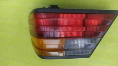 MERCEDES-BENZ W124 FAROS PARTE TRASERA DERECHA HELLA  