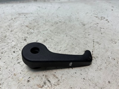 Hyundai elantra iv vi 16- ручка открывания капот фото №1