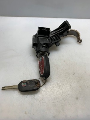 Замок запалювання ключ 21210701 alfa fca фото №1