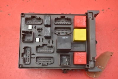 Коробка запобіжників 8200148810 renault vel satis 2.0 t 165 km 02-05 фото №1