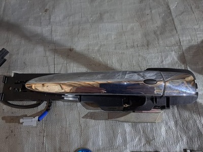 Ручка наружная дверь передних правых nissan leaf ii фото №1