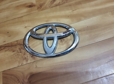 TOYOTA IQ INSIGNIA EMBLEMA PARTE DELANTERA DELANTERO  