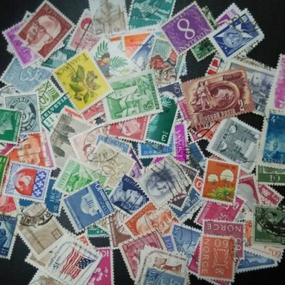 AKC Wszystkie różne używane znaczki pocztowe na ca