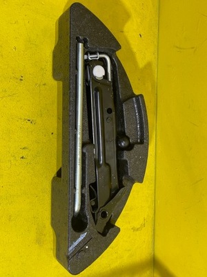 Mini clubman r55 набор ремонтный домкрат + ключ 6781465 фото №1