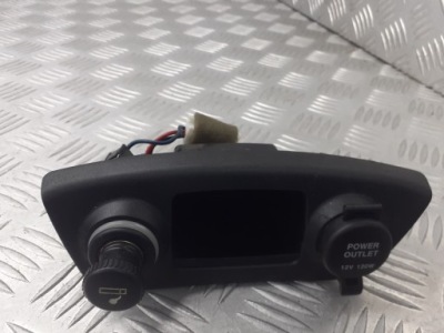 Роз'єм прикурювача kia rio ii 93300-1g000x5 фото №1