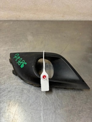 Решётка бампера правый перед renault clio iv 4 261a39715r фото №1