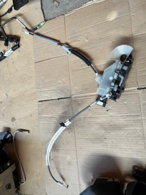 Замок дверь перед левый citreon ds3 crossback 19- 261443 фото №1