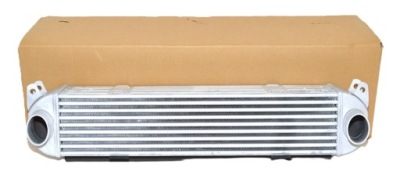 Радиатор воздуха интеркулер 2,7 tdv6 land rover discovery 3 4 pml500011 фото №1