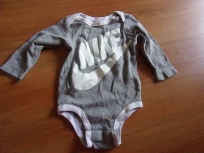 NIKE body 6-12m 70-80cm