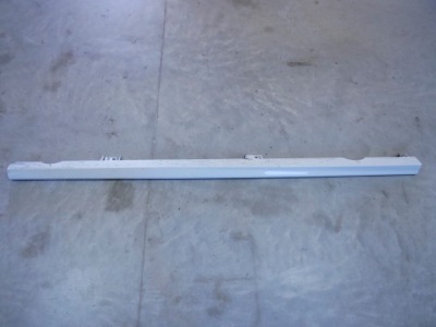 Vw golf vii r молдинг поріг права 5g0853856 фото №1