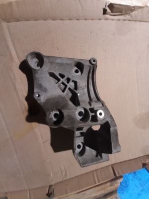 Opel insignia 2.0 cdti кронштейн генератора 532274354 фото №1