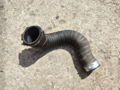 Труба интеркулер mercedes w204 1.8 фото №1