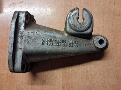 Кронштейн двигателя mercedes w123 1232230004 фото №1
