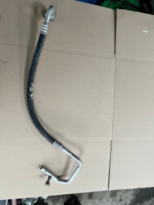 Audi a5 8t a4 b8 q5 шланг кондиціонера фото №1