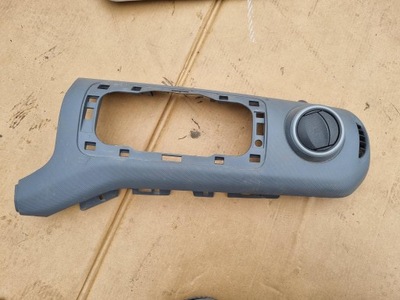 Пластик захист консолі права partner berlingo iii 9681842777 фото №1