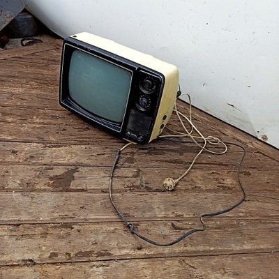 Stary telewizor kineskopowy HERU EIFEL PRL loft vintage retro