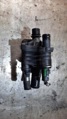 Корпус термостата volvo s40 ii v50 1.6 hdi 109km фото №1