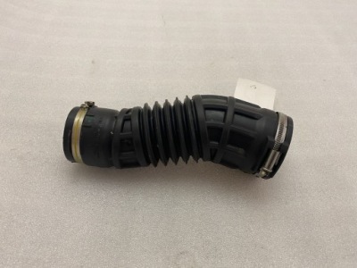 Maserati levante 2020 труба впускний турбіни 670105376 фото №1