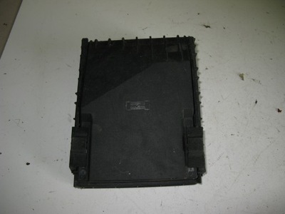 Корпус запобіжників audi q3 12- фото №1