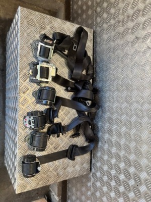 Land rover discovery iii 2.7 натяжители поперечина левый правый комплект 601121000a фото №1