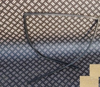 Lexus rx 300 350 400h прокладка права задня двері фото №1