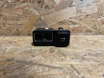 Разъём прикуривателя port aux usb jeep renegade 07357049620 фото №1