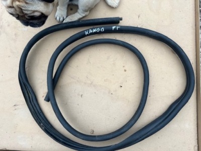 Renault kangoo ii 07- прокладка двері праве задні фото №1