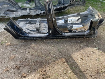 Поріг правий блок двигуна середній mercedes gl gls x166 колір 040 фото №1