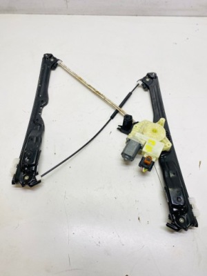 Підйомник скло лівий перед peugeot 308 ii t9 оригінал фото №1