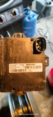 Модуль блок керування renault оригінальний номер 243756375r aam130200001a фото №1