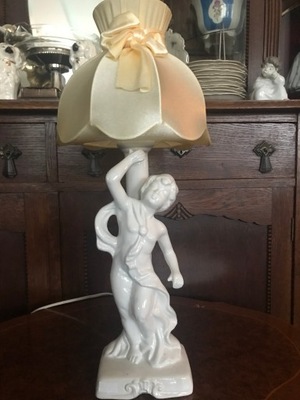 Figuralna porcelanowa lampka nocna