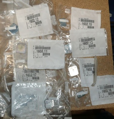 Підкладка пластина 1.6b регулювання педалі citroen c1 оригінальний номер 1602.11 1602.17 фото №1