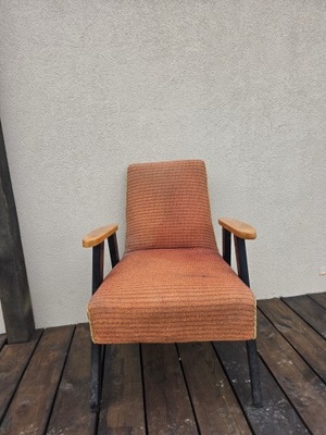 Fotel z PRL jak Chierowski 366