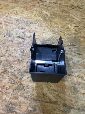 Корпус аккумулятор ford kuga mk2 am51-10723-ae фото №1