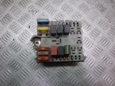 Коробка запобіжників fiat punto ii 1.2 46835421 фото №1