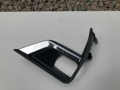 Toyota land cruiser права заглушка протитуманної фари lift фото №1