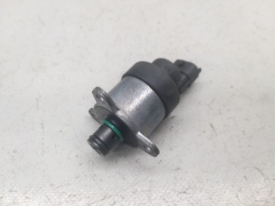 Клапан регулювання регулятор тиску паливної  bosch man renault dci 0928400705 фото №1