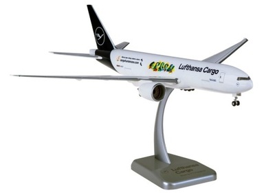 Model Boeing 777-200 Lufthansa Cargo Human 1:200