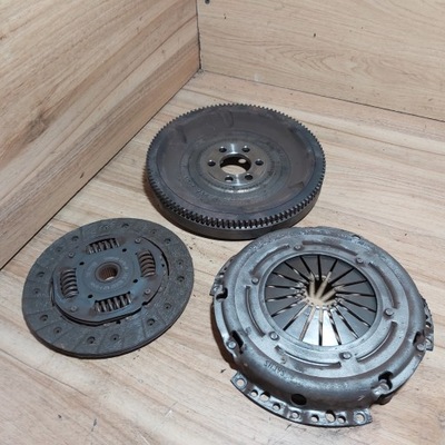 Сцепление ibiza ii 1.4 mpi 032105271 фото №1