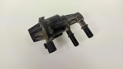 Mustang v 4.6 v8 10-14 клапан вакуумa фото №1