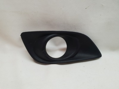 Toyota avensis ii t25 lift решётка w бампер перед фото №1