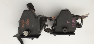 Коробка запобіжників mazda 2 demio 2002-2007 фото №1
