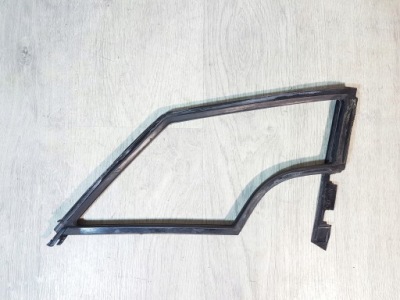 Рамка прокладка скло пара перед mercedes w168 фото №1