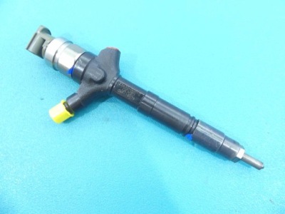 Форсунка toyota avensis ii t25 23670-0g010 фото №1