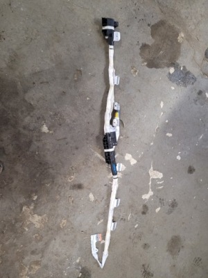 Suzuki swift mk8 17- шторка безопасности правая фото №1