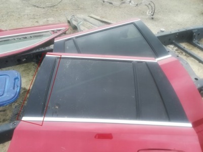 Молдинг двері задній escalade suburban yukon 2015-19 фото №1