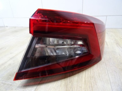 Skoda karoq лампа правая задняя led 57a945208 фото №1